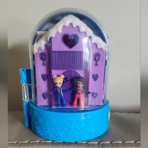 POLLY POCKET Snowball Surprise Playset Ski‎ Lodge Snow Globe Mattel 2017